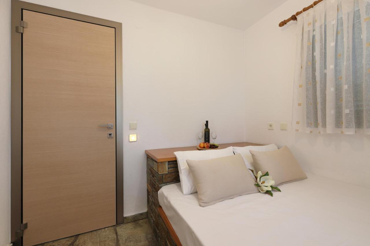 Maistrali Apartments Ormos Panagias Eksteriør billede